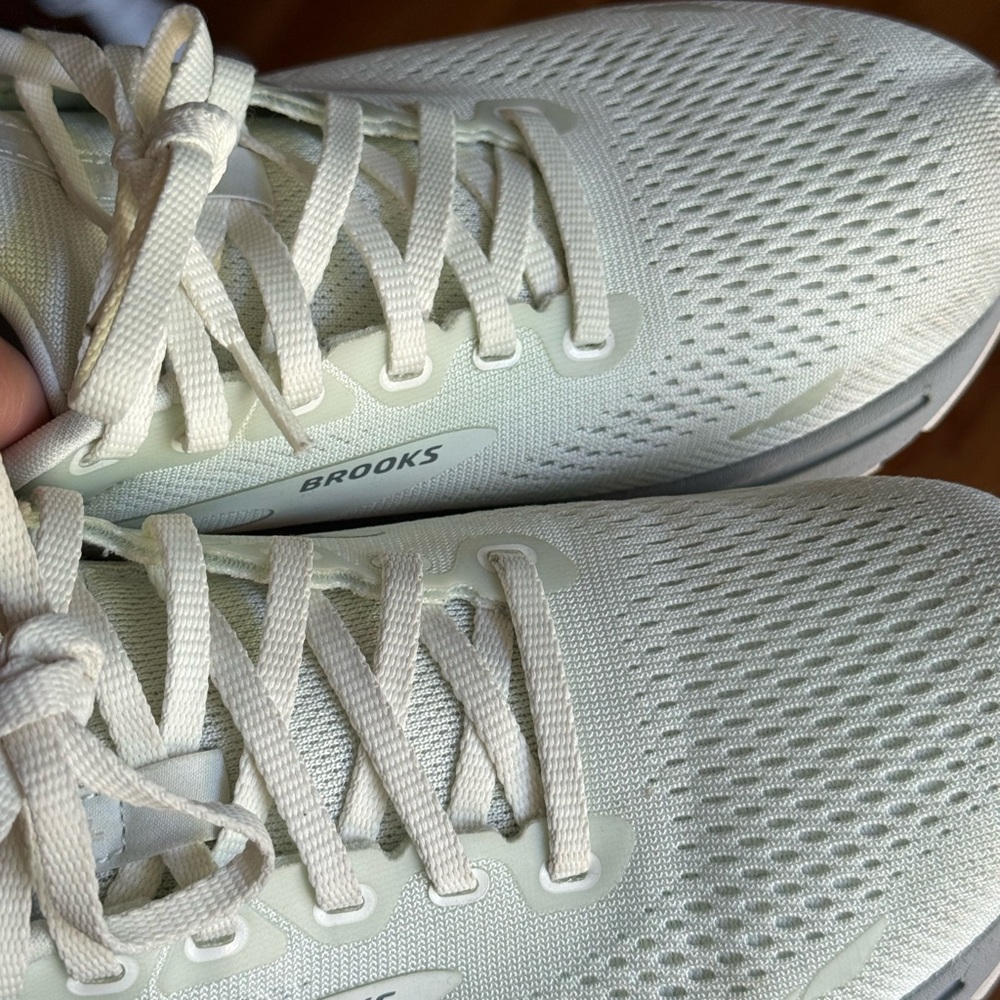 Brooks Ghost Mint Green shoes - Picture 9 of 9